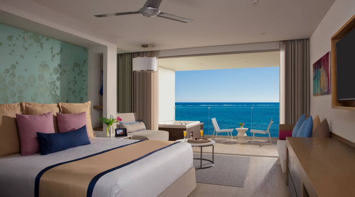 Preferred Club Junior Suite Ocean Front Secrets Riviera Cancun Resort & Spa