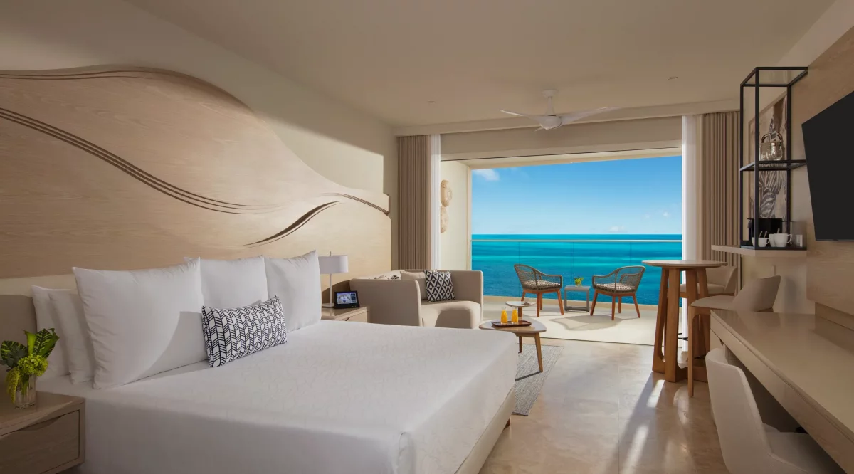 Xcelerate Junior Suite Ocean Front Breathless Cancun Soul Resort & Spa