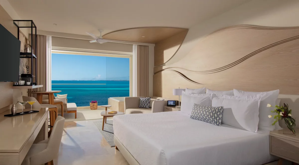 Xhale Club Junior Suite Upper Ocean Front Breathless Cancun Soul Resort & Spa