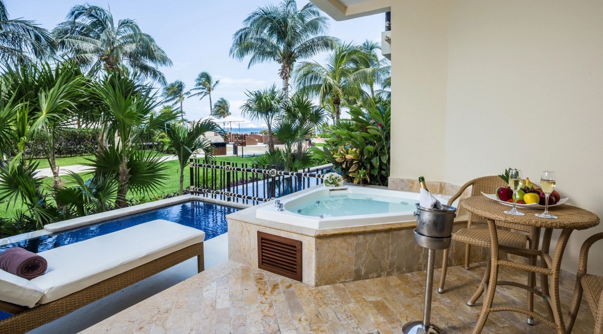 Preferred Club with Plunge Pool Dreams Riviera Cancun Resort & Spa