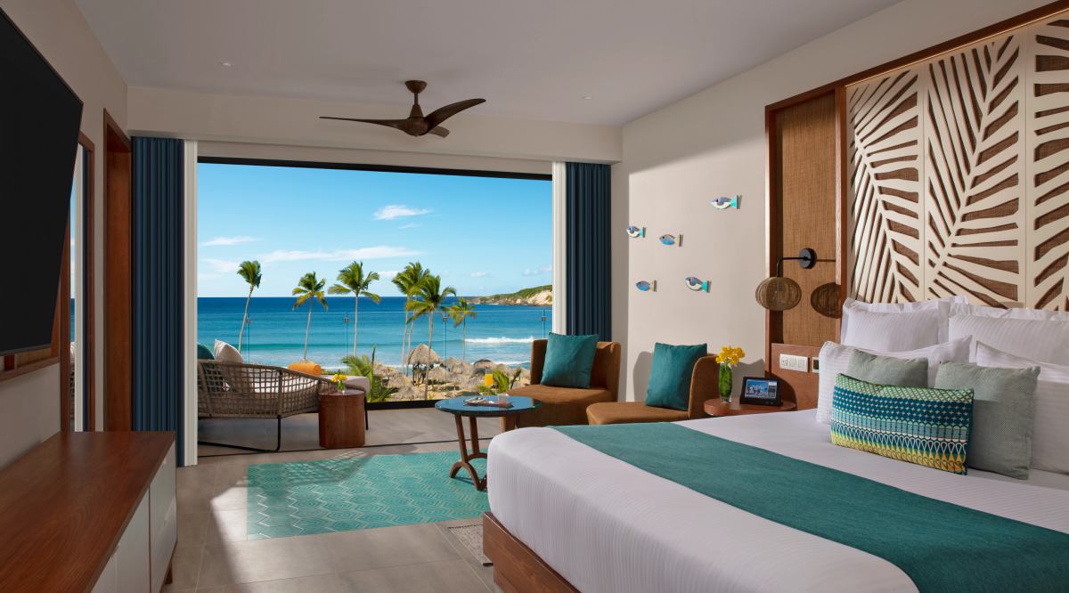 Preferred Club Master Suite Swim-Out Ocean Front Dreams Macao Beach Punta Cana