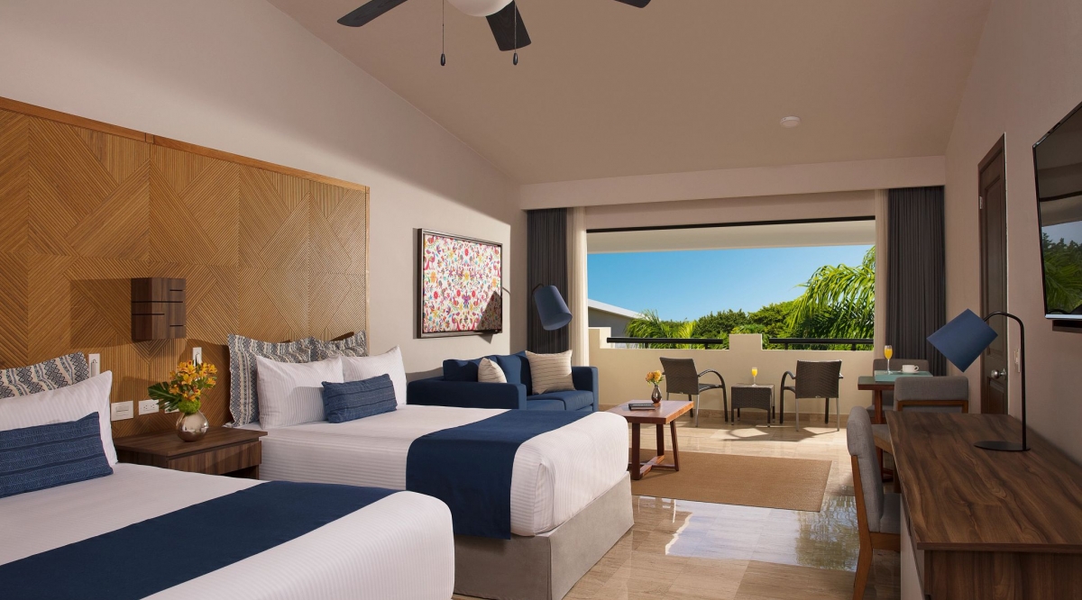 Preferred Club Junior Suite Tropical View Dreams Sapphire Resort & Spa