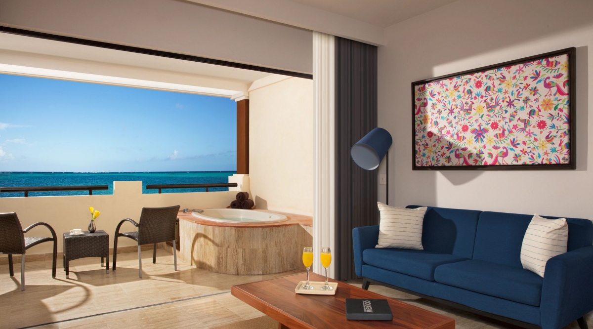 Preferred Club Junior Suite Ocean Front Dreams Sapphire Resort & Spa