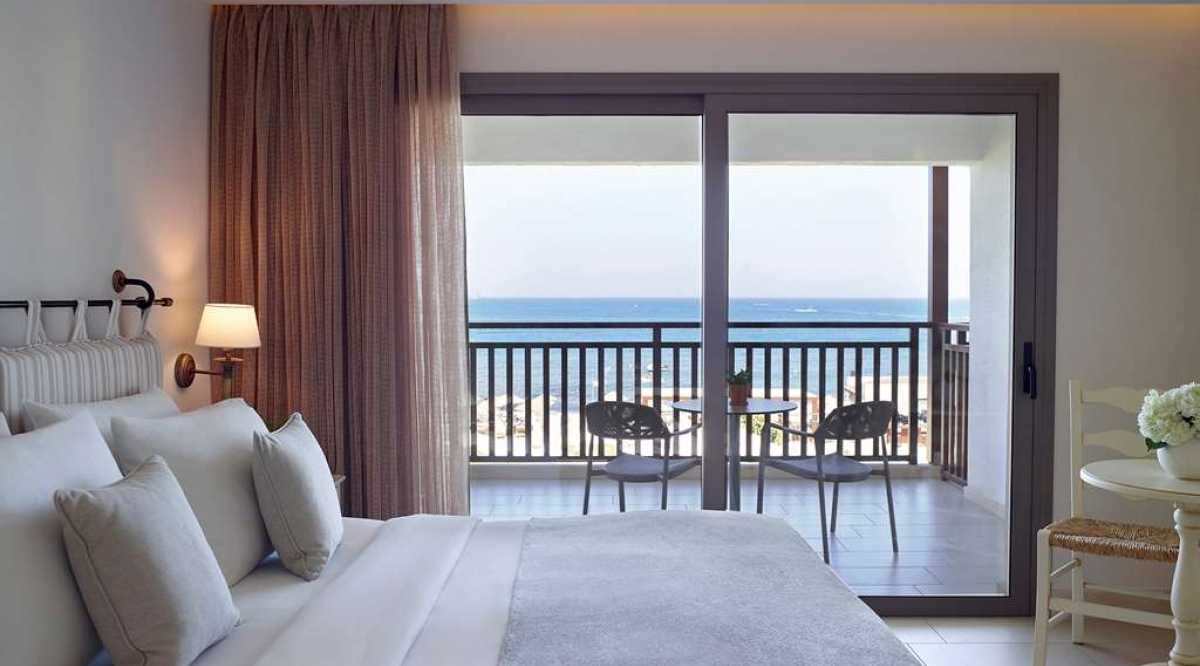 Deluxe Seafront Room Creta Maris Beach Resort