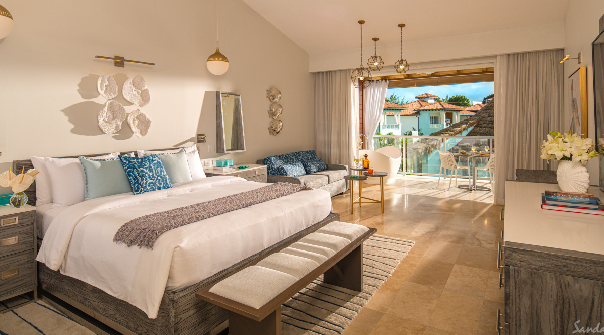 South Seas Crystal Lagoon Club Level Barbados Suite with Balcony Tranquility Soaking Tub Sandals Royal Barbados