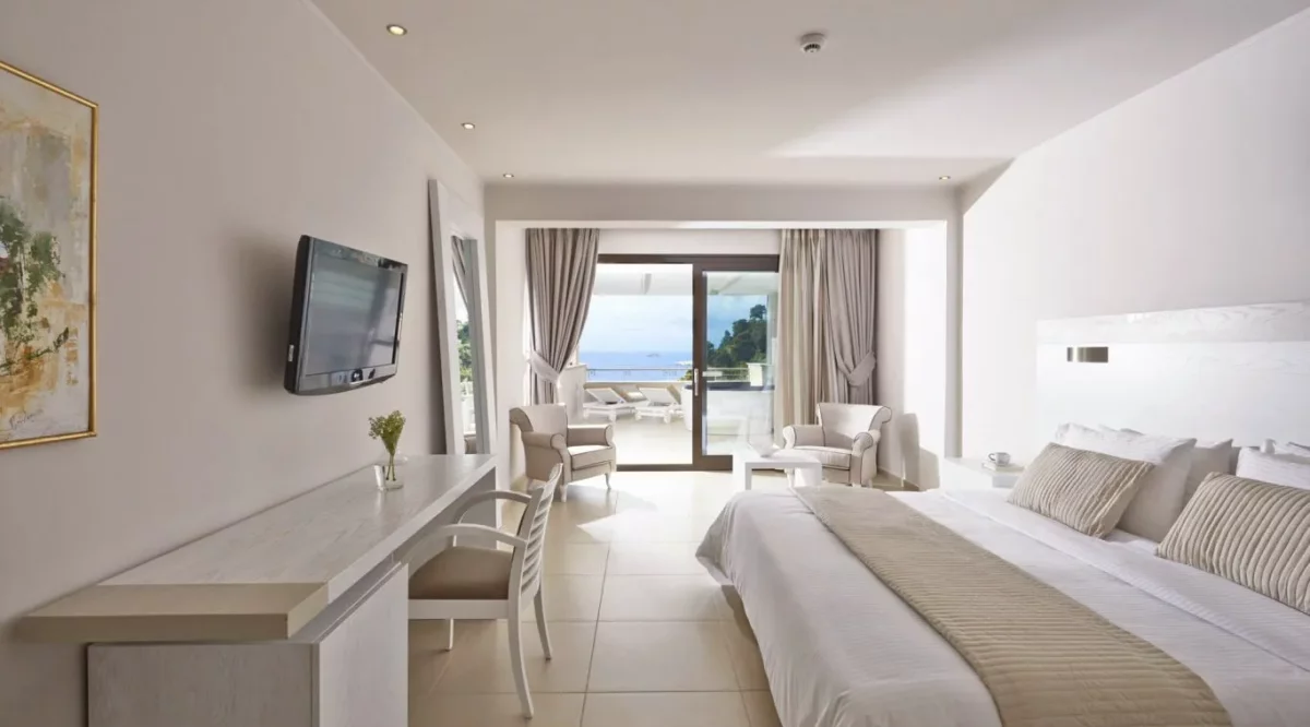 Junior Suite with Outdoor Jacuzzi Sea View Kassandra Bay Resort Suites & Spa