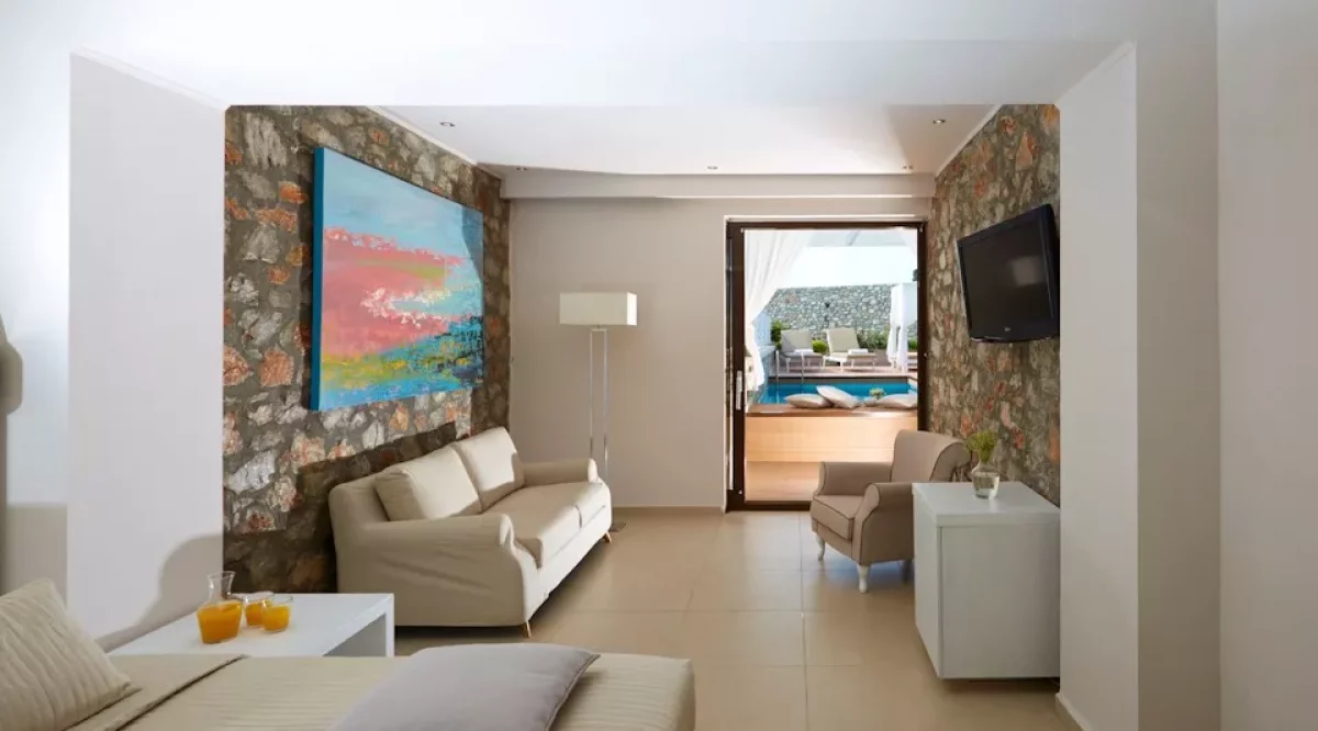 Deluxe Suite with Private Pool Kassandra Bay Resort Suites & Spa