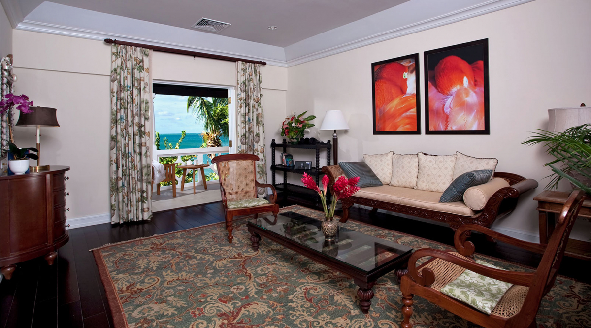 Grand Luxury Ocean Front Suite Bodyholiday