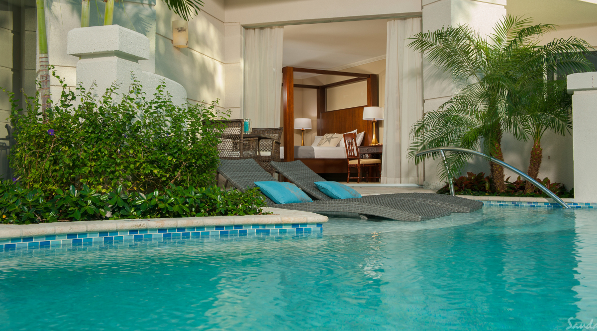 West Bay Honeymoon Hideaway Swim-up Crystal Lagoon Zen Butler Suite Sandals Royal Bahamian