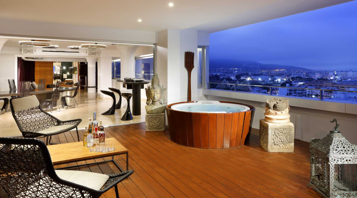 The I'm On Top Of The World Suite Ushuaia Ibiza Beach Hotel